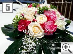 Rosenbouquet Paris als Hochzeitsauto Blumenschmuck